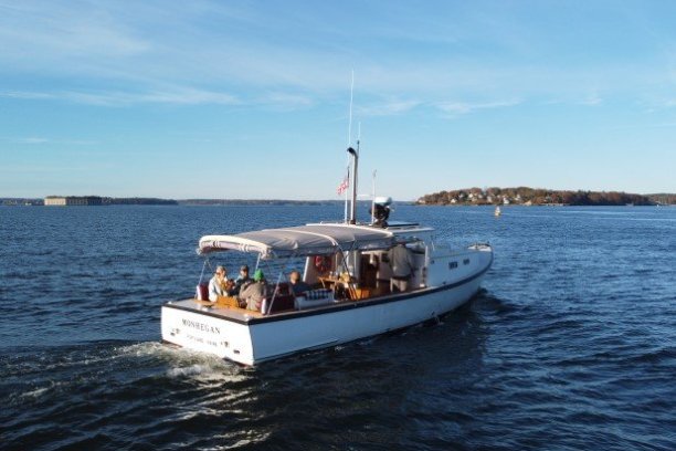 a small boat in a body of water